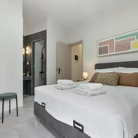 Coralie 3 Bedroom 40m From The *