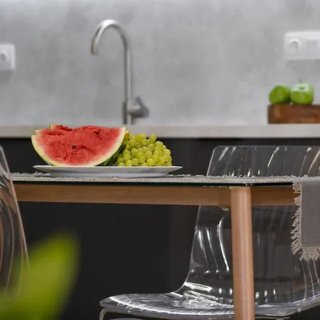 Апартаменти Coralie 3 Bedroom 40m From The